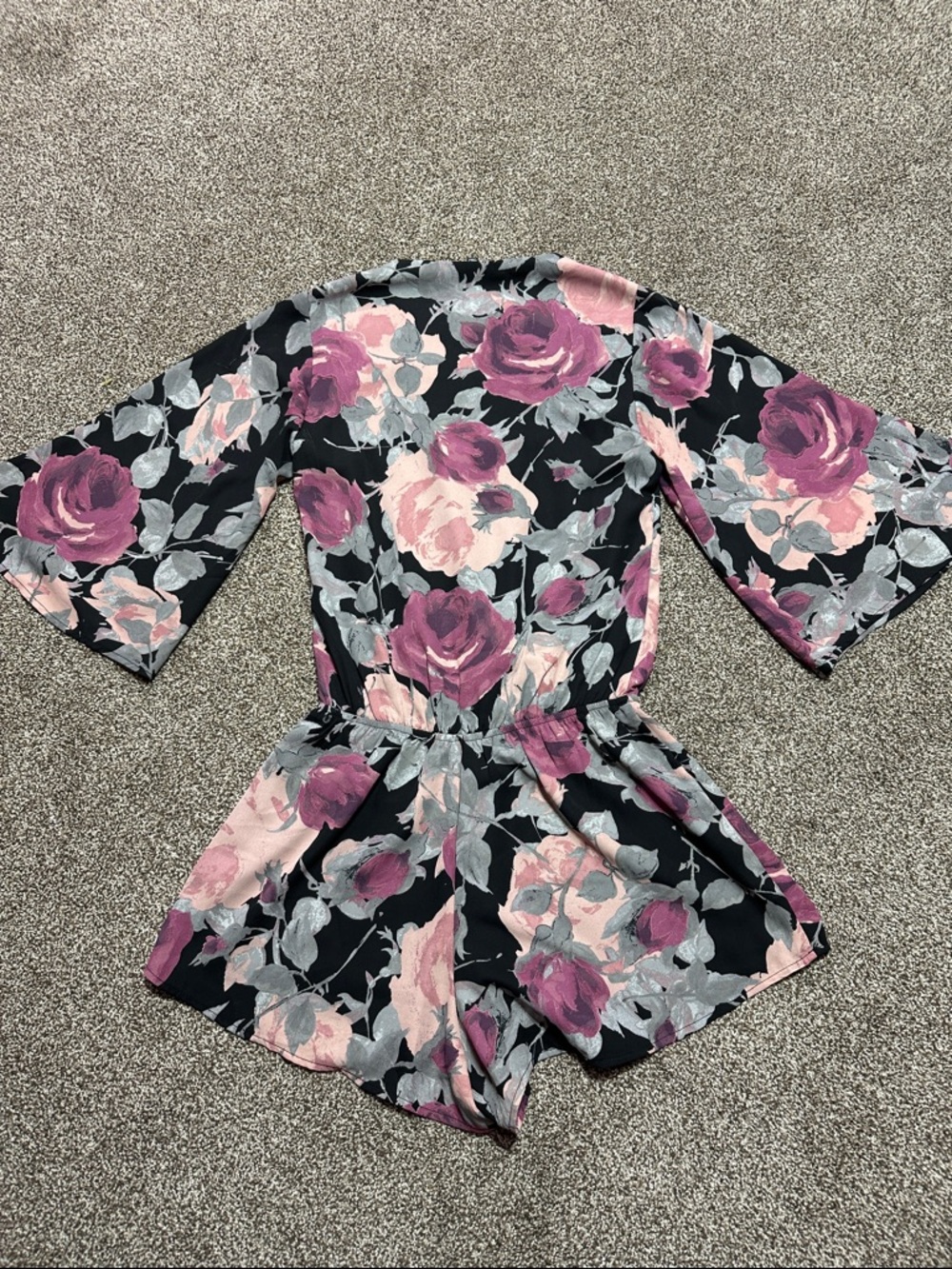 Lulu’s what’s bloomin floral print romper with 3/4 bell sleeves small - Picture 8 of 8